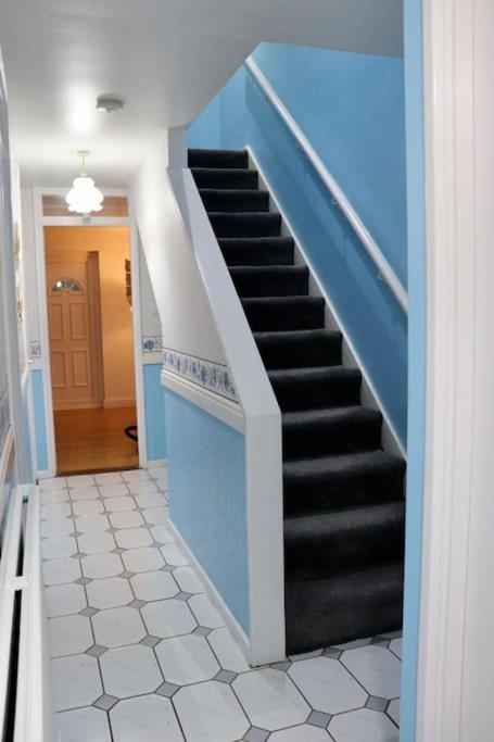 Lovely Staycation With Family Free Parking & Wifi Leeds  Extérieur photo