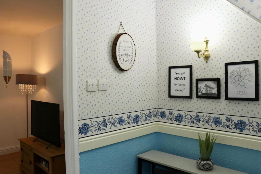 Lovely Staycation With Family Free Parking & Wifi Leeds  Extérieur photo